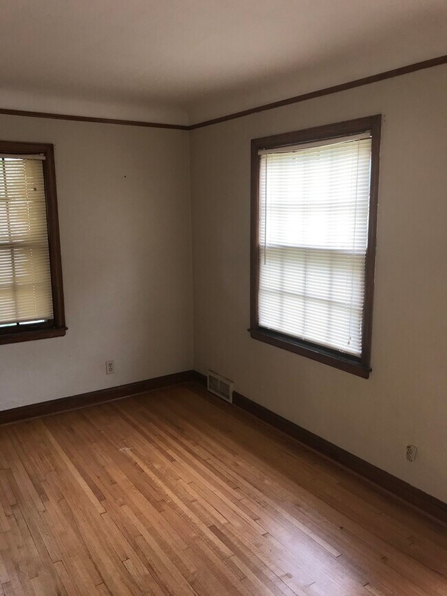 Building Photo - 4242 N Girard Ave