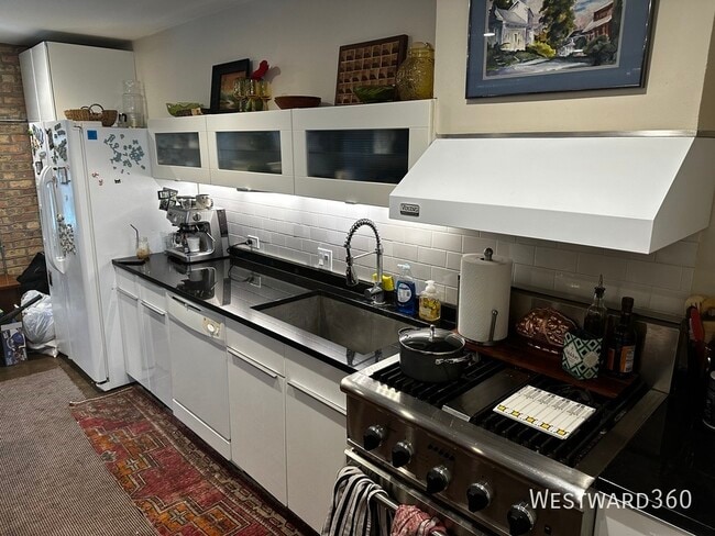 Building Photo - 1927 N Humboldt Blvd