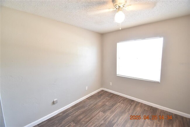 Building Photo - 12203 N 9th St