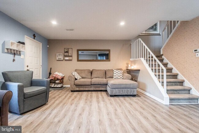 Building Photo - 3473 E Gate Pl