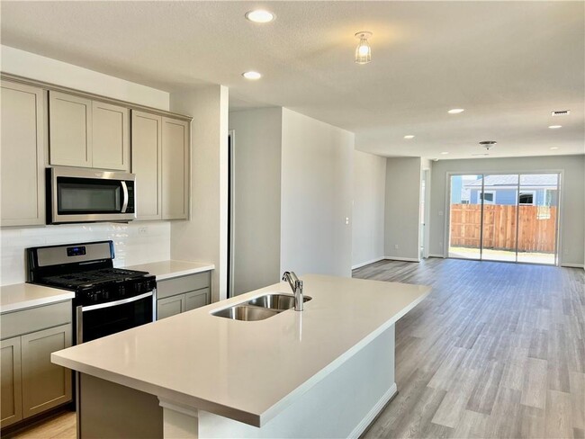 Building Photo - 161 Fluttermill Loop