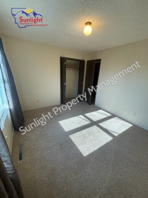 Building Photo - 2319 Alderson Ave