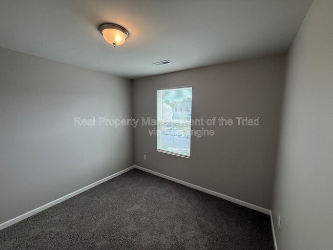 Building Photo - 3801 Miller Dr