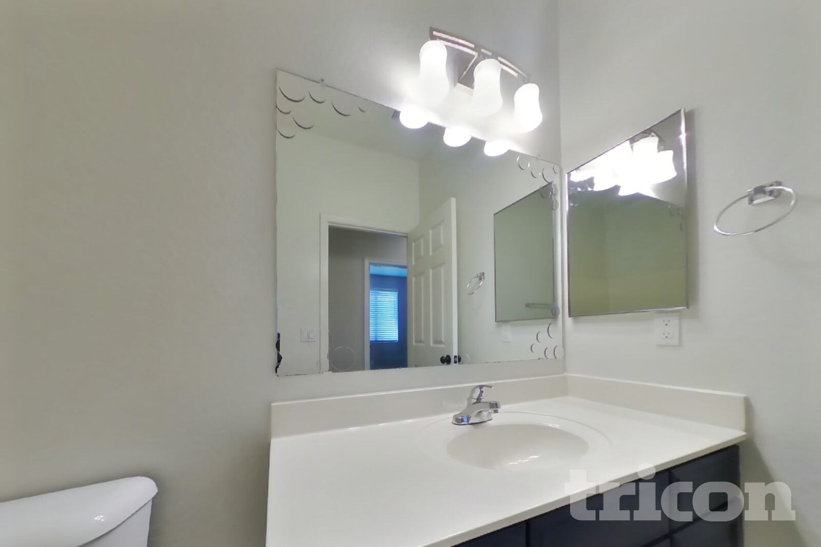 Building Photo - 6608 S 45th Ln