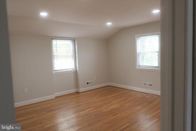 Building Photo - 3 Redgate Ct