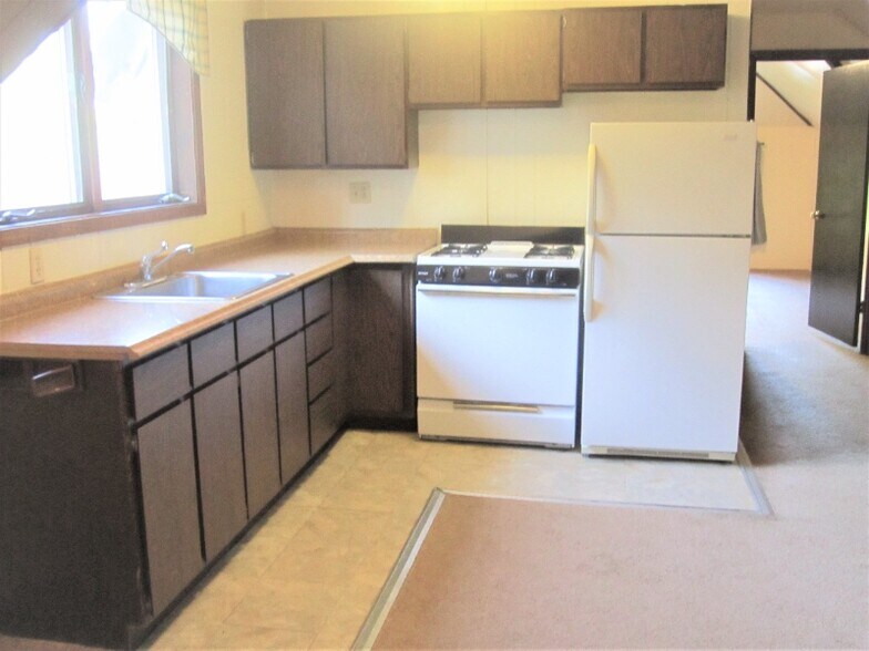 Building Photo - 2421 Beechwood Blvd