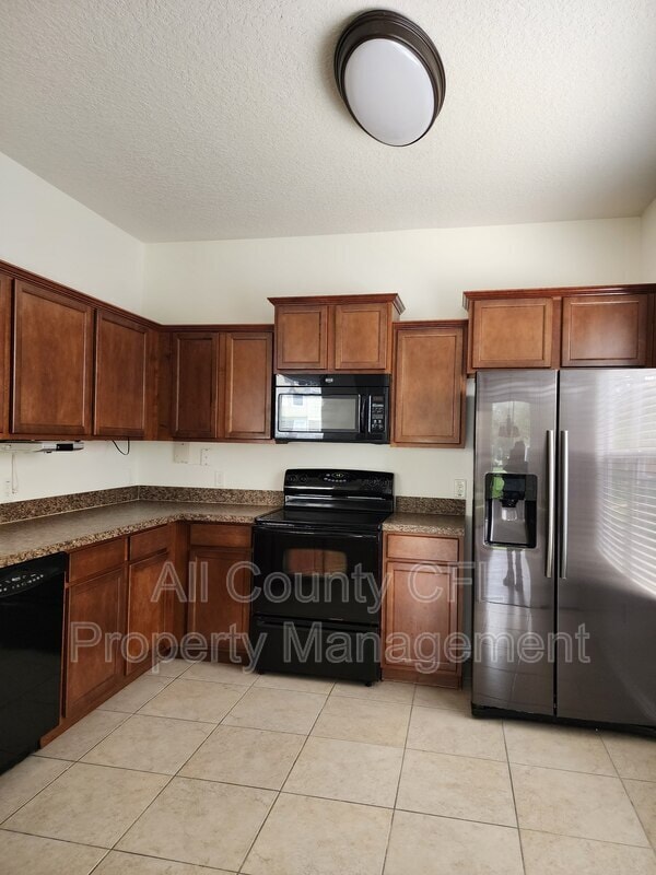 Building Photo - 1535 Broken Oak Dr