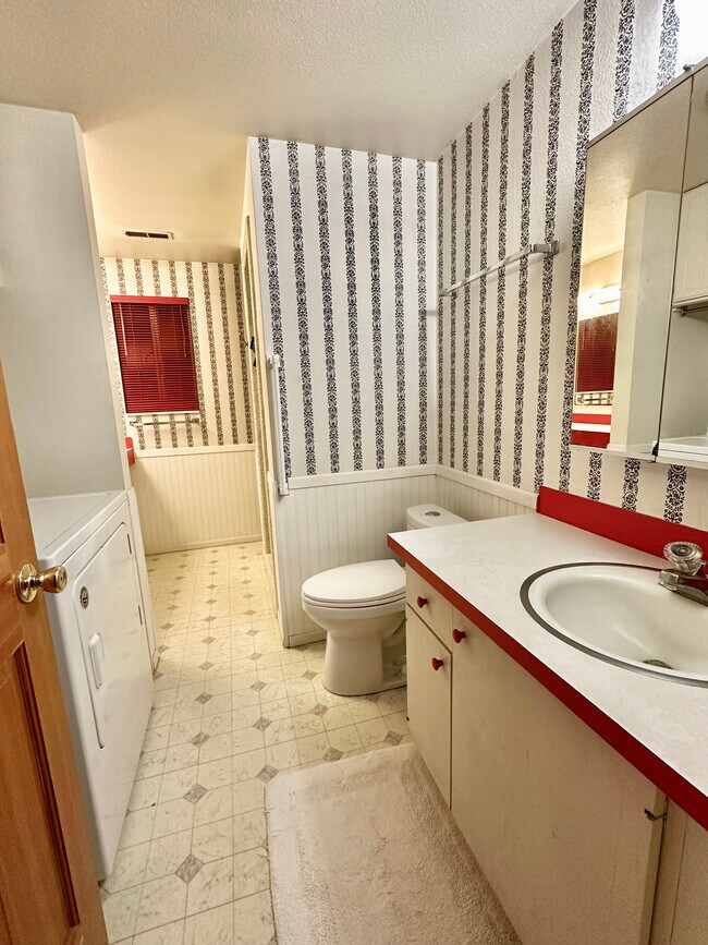 Bathroom-1a - 685 Quail Valley Dr