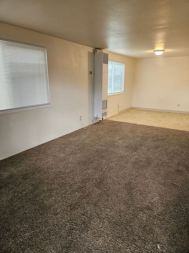 Building Photo - 2913/2915 Juanipero Way