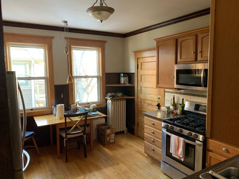 Kitchen - 2545 Pillsbury Ave S