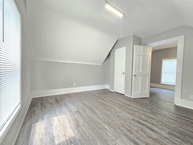 Building Photo - 234 Studebaker St