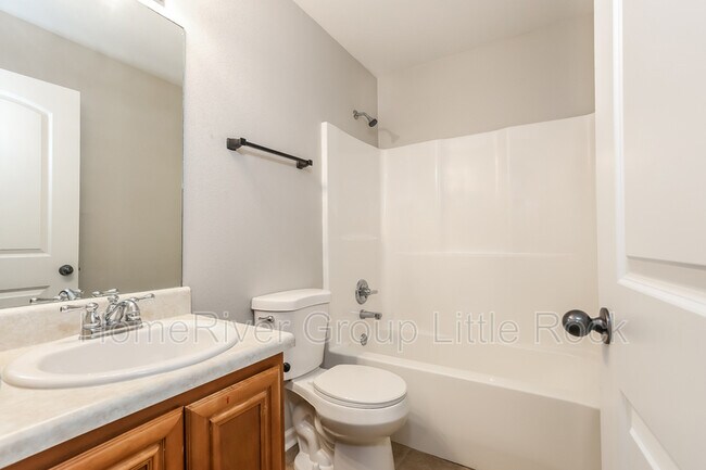 Building Photo - 13996 Pine Glen Cove