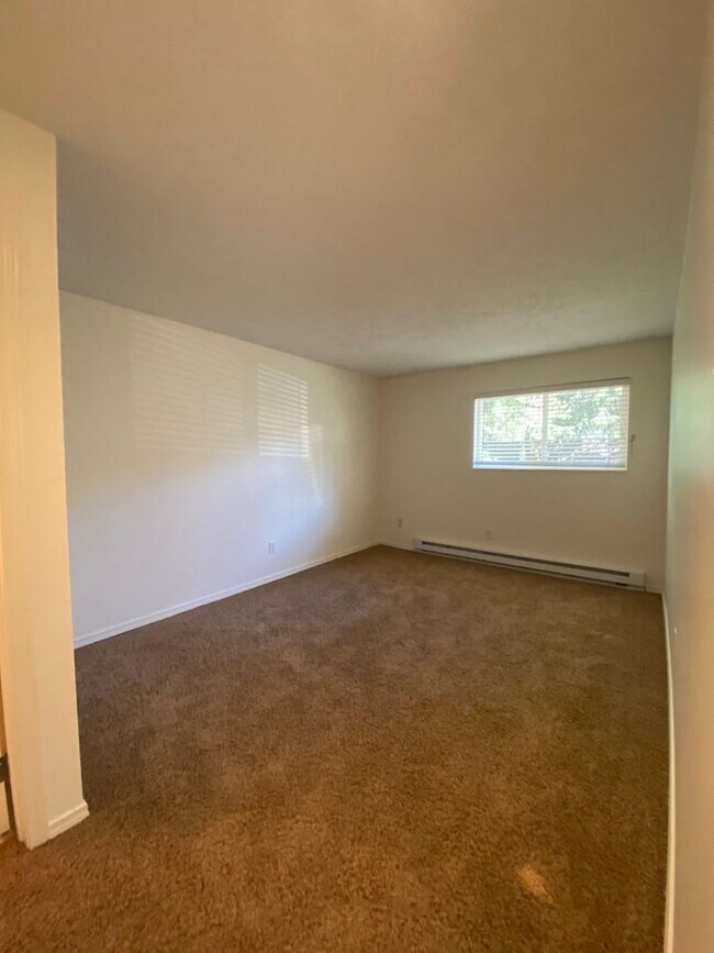 Building Photo - 2909-2911 E. 33rd Ave