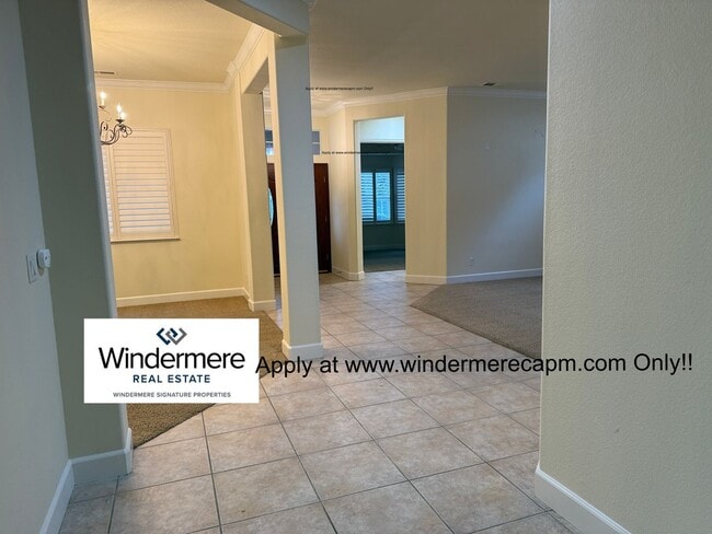 Building Photo - Welcome Home To This Well Maintained Immaculate Westlake Gated Community HOME!