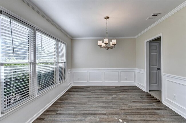 Building Photo - 3460 Maple Terrace Dr