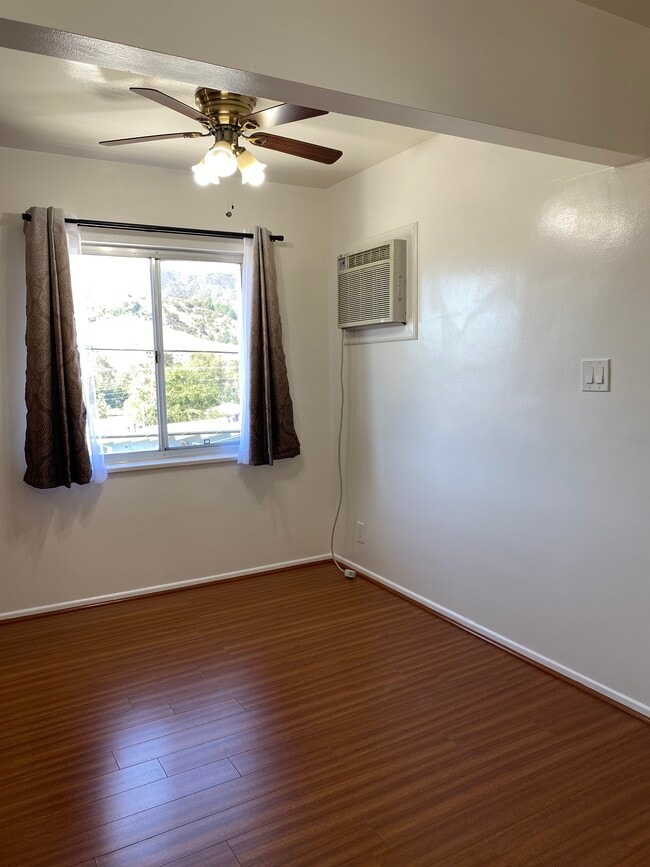 Building Photo - 1820 Verdugo Loma Dr