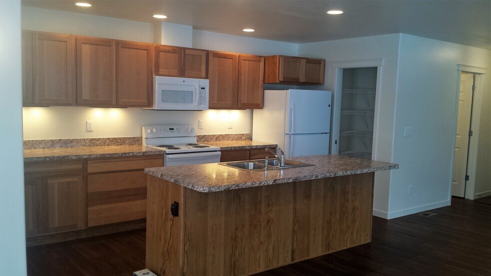 Building Photo - 38 Muskrat Dr
