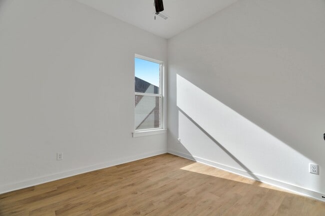 Building Photo - Brand-New Luxurious 4 Bedroom in Bentonville!  FENCE INCLUDED!