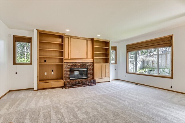 Building Photo - 4Bd/2.5Ba Redmond House