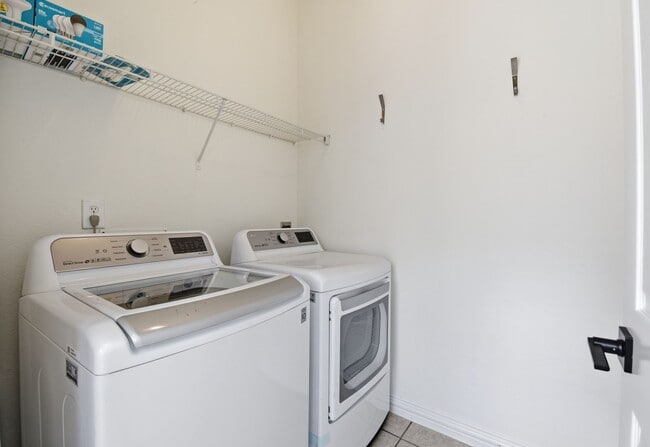 Building Photo - 16023 Powder Springs Ln
