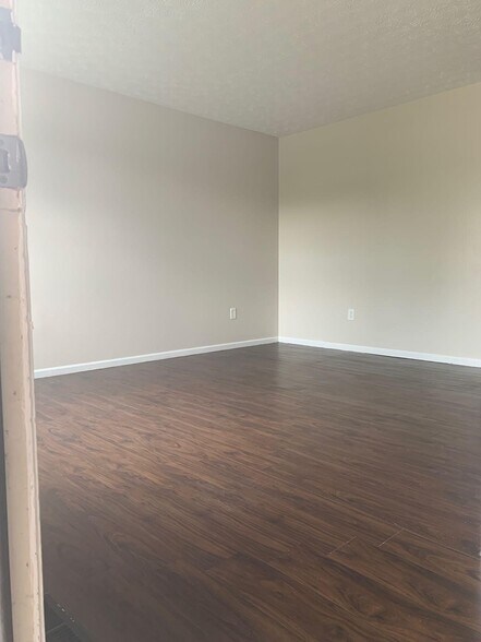 Building Photo - 5984 Little Brook Way