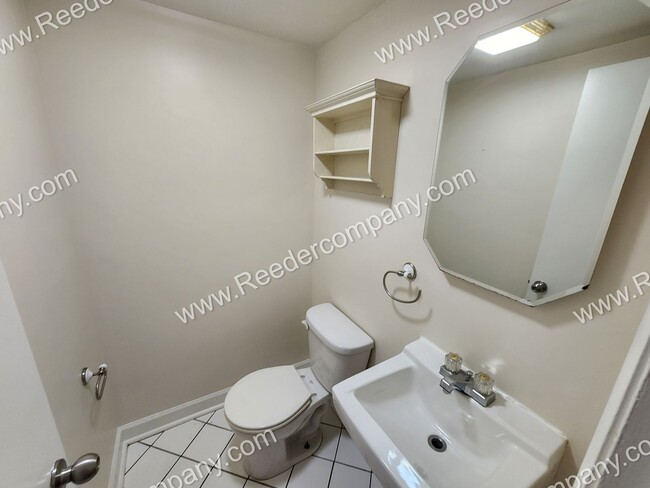 Building Photo - 2 bedroom townhome, minutes from highway and Morton High School