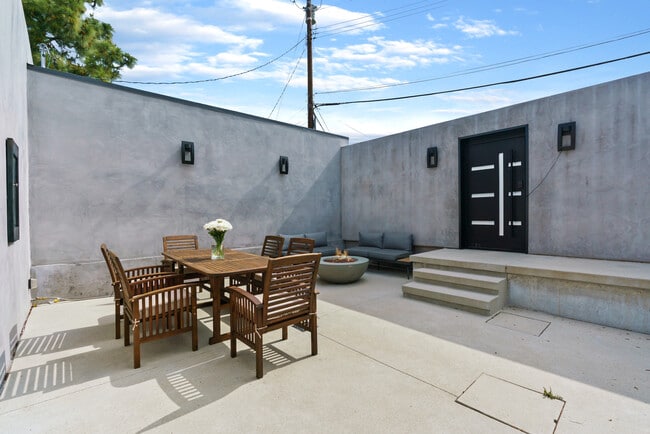 Building Photo - 2235 Gloaming Way