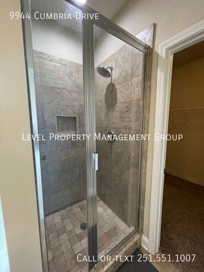 Building Photo - 9944 Cumbria Drive