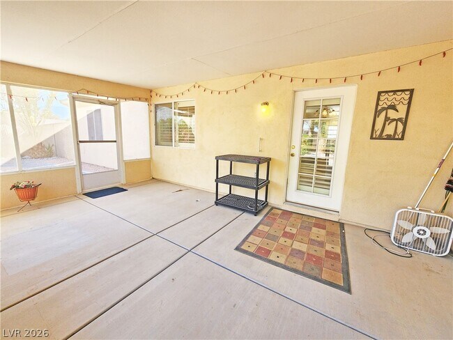 Building Photo - 380 Round Up Ct