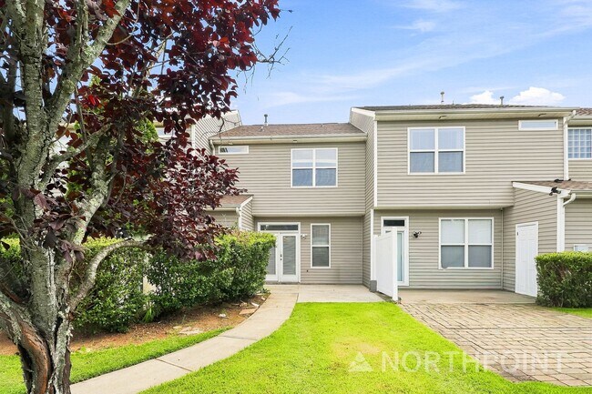 Building Photo - 9311 Greenheather Dr