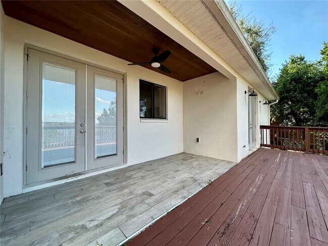 Building Photo - 1027 Campbell Ave