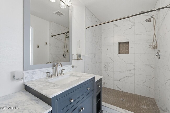 Building Photo - 4678 E Redfield Rd