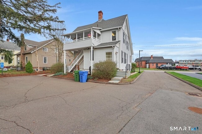 Building Photo - 36 School St