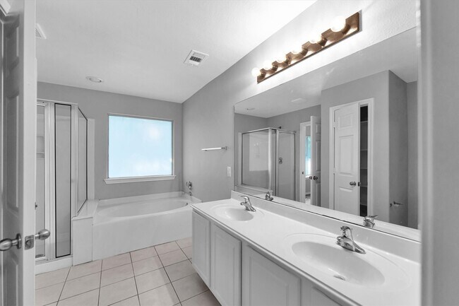 Building Photo - 16007 Sandy Path Ln