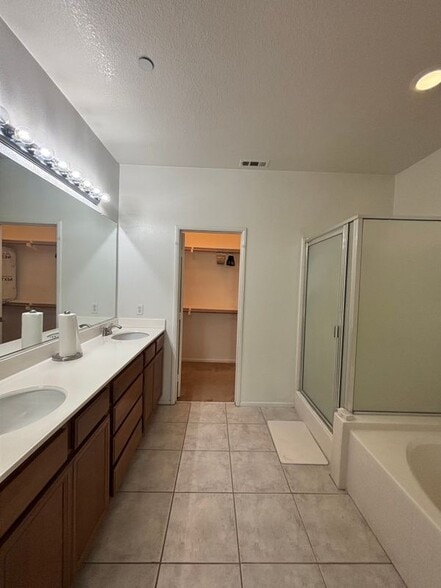 Building Photo - 3331 Night Bloom Ln