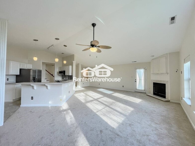 Building Photo - 1009 Hawthorne Farm Terrace