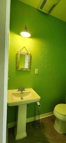 Building Photo - 6835 Purvis Ln