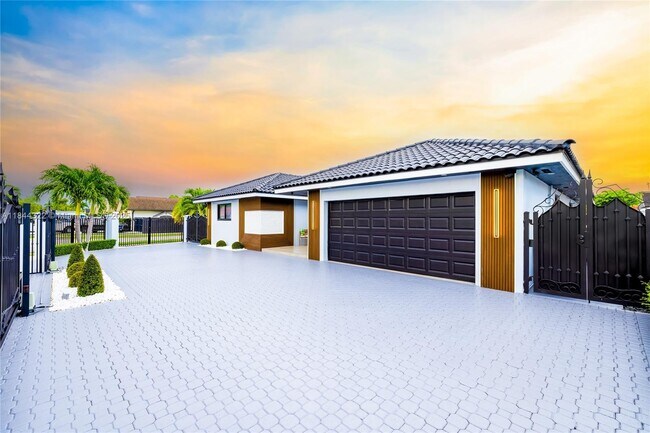 Primary Photo - 3221 SW 140th Ave