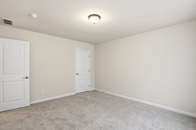 Building Photo - Move-In Ready Gem Near UNCC with Fresh Updates