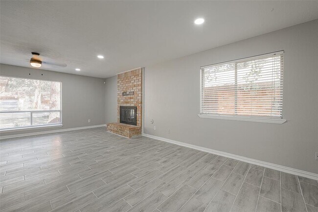 Building Photo - 6 N Waxberry Rd