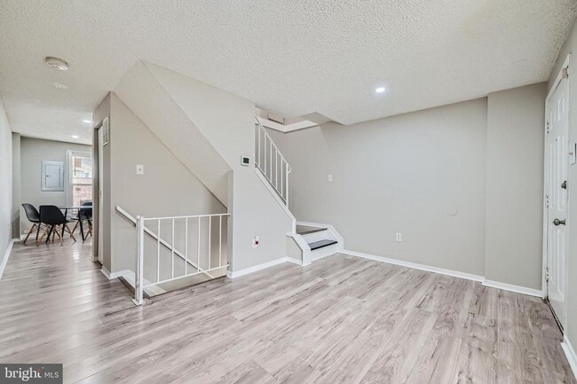 Building Photo - Modern 3-Bedroom Gem with Deck