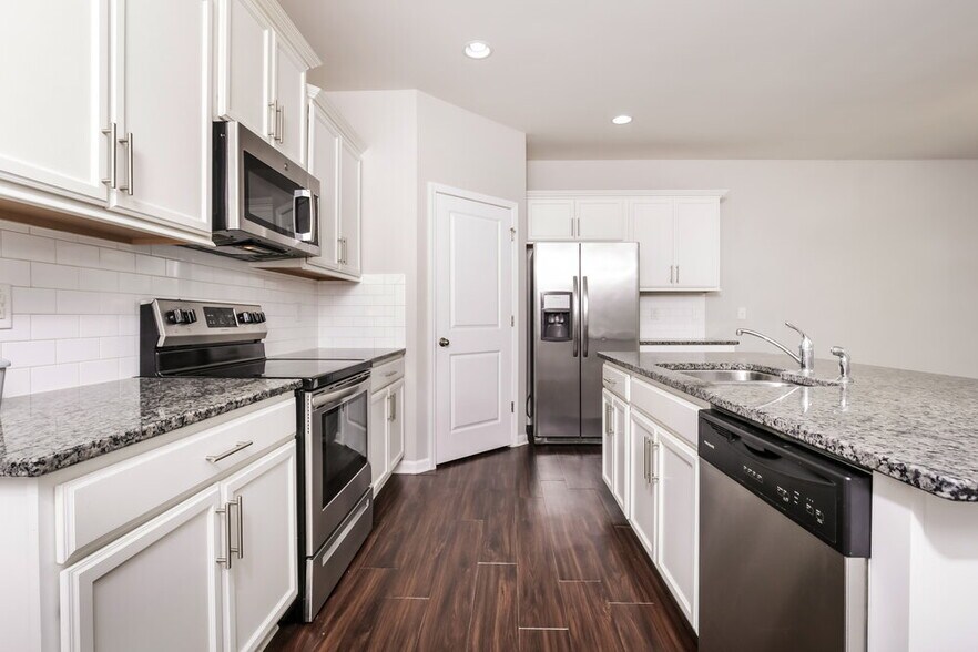 Building Photo - 621 Rose Mallow Dr