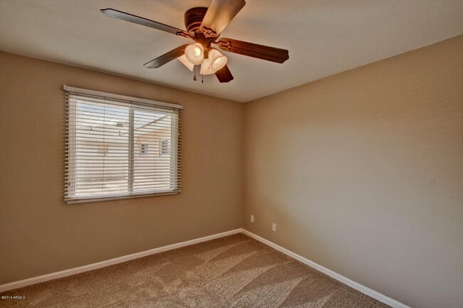 Building Photo - 1030 E Manhatton Dr
