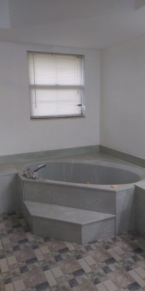 Building Photo - 1474 Dewitt St