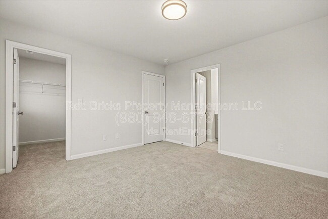 Building Photo - 246 Ferebee Pl