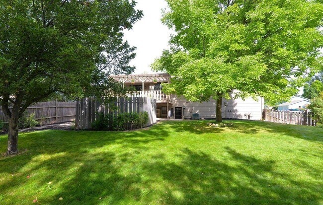 Building Photo - Beautiful 4 Bedroom Home in Midtown Fort Collins!