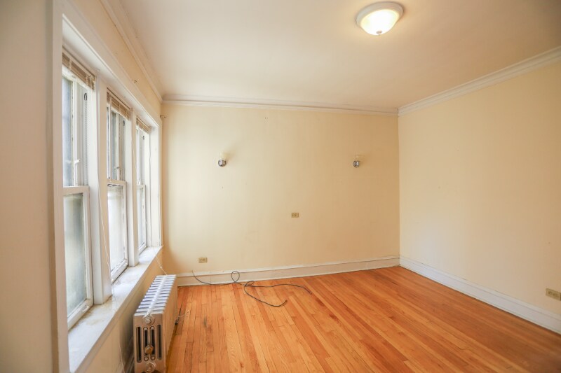 Building Photo - 4246 N Francisco Ave