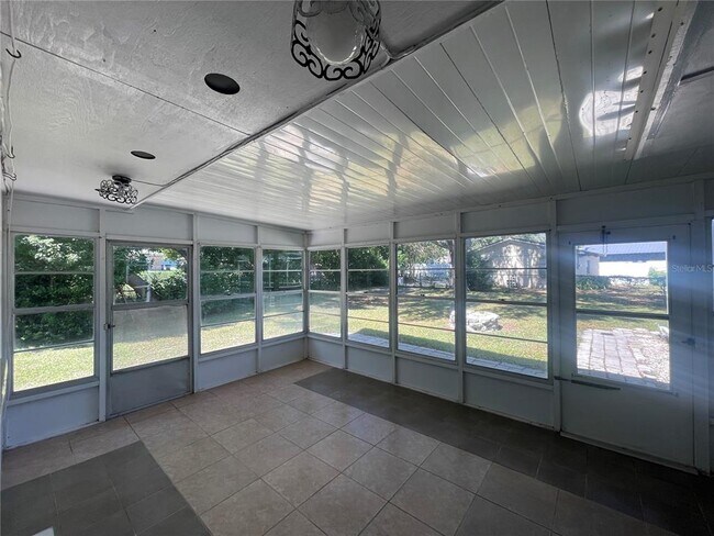 Building Photo - 346 Tanager Ct