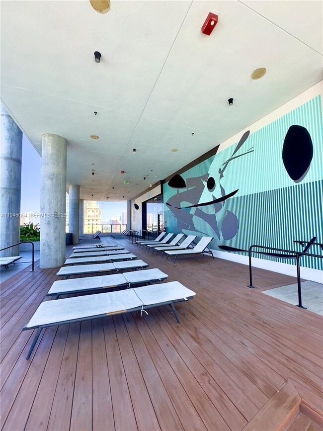 Building Photo - 398 NE 5th St