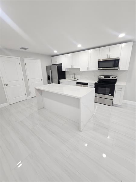 Building Photo - 4072 SW 51st St